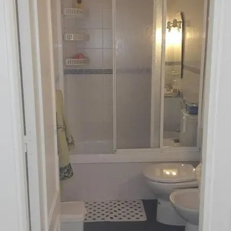 شقة Comfy, Convenient & Classy Apartment, All For You جيريز
